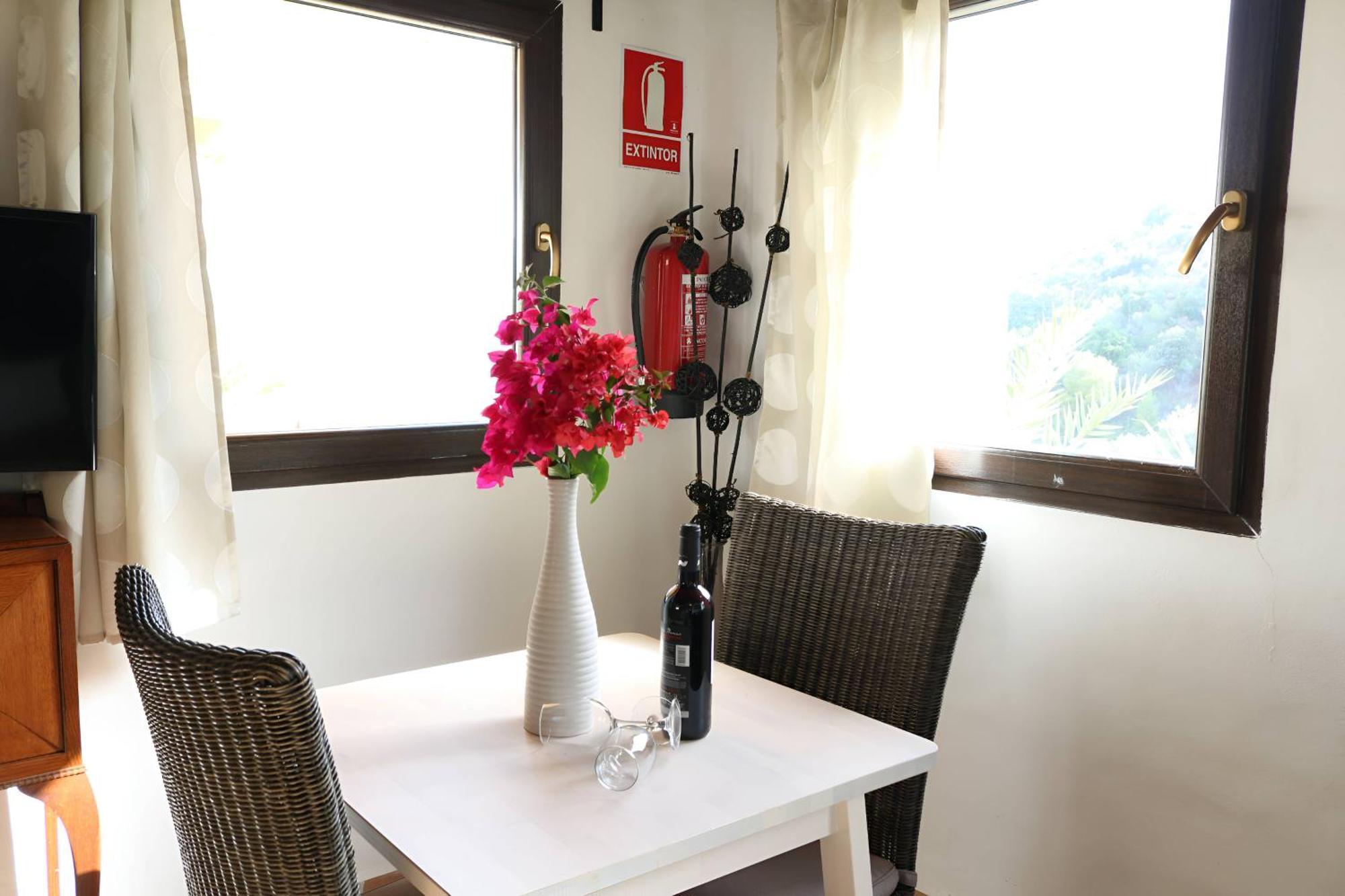 Private Detached Chalet With Own Jacuzzi Mi Dushi Tolox Dış mekan fotoğraf
